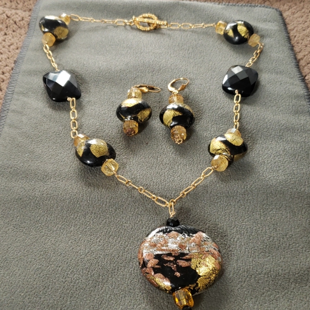 Necklace and earring set; Fashion Asian inspired